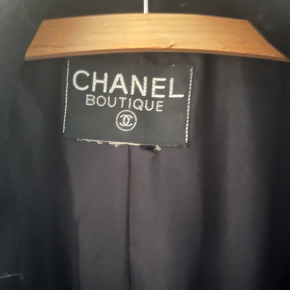 Authentic vintage CHANEL Boutique blazer - Picture 2 of 7